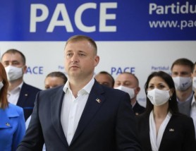 PACE condamnă acțiunile ilegale ale poliției în raport cu protestatarii pașnici